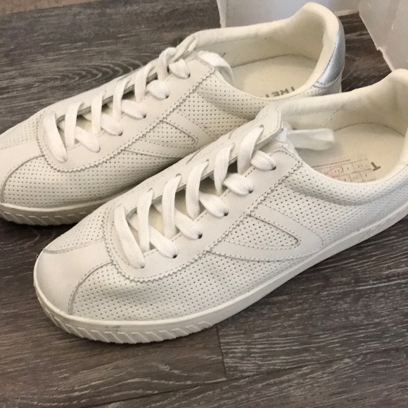 tretorn white leather sneakers